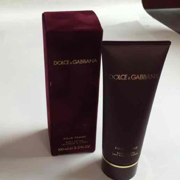 Dolce & Gabbana Handbags - New Dolce and Gabanna 2pc lotion and clutch set in a box